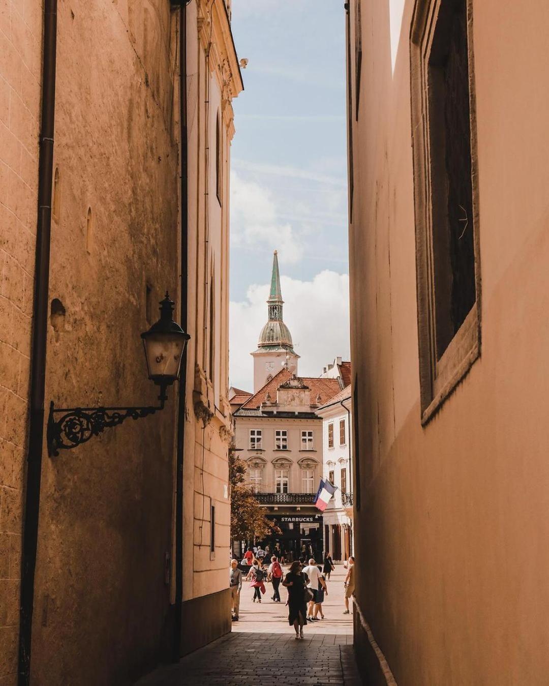Extralarge Queen Room In The Heart Of Bratislava With Terrace 外观 照片