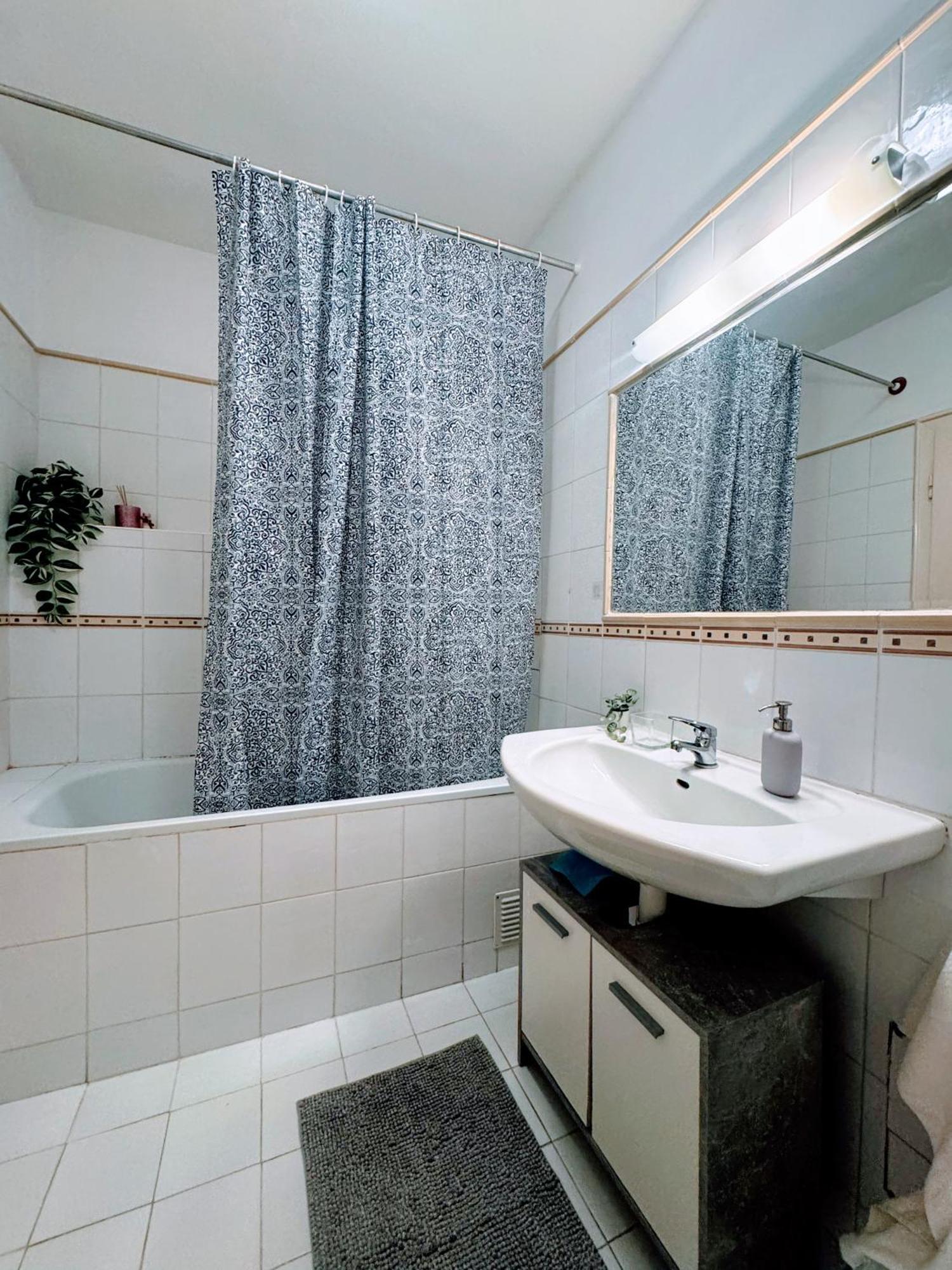 Extralarge Queen Room In The Heart Of Bratislava With Terrace 外观 照片